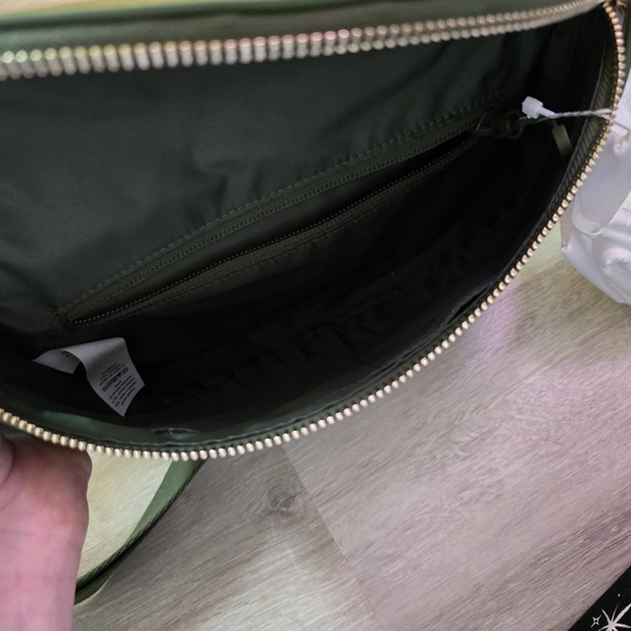 Green Lululemon Leather Alternative Saddle Crossbody Bag 2L - Picture 4 of 5